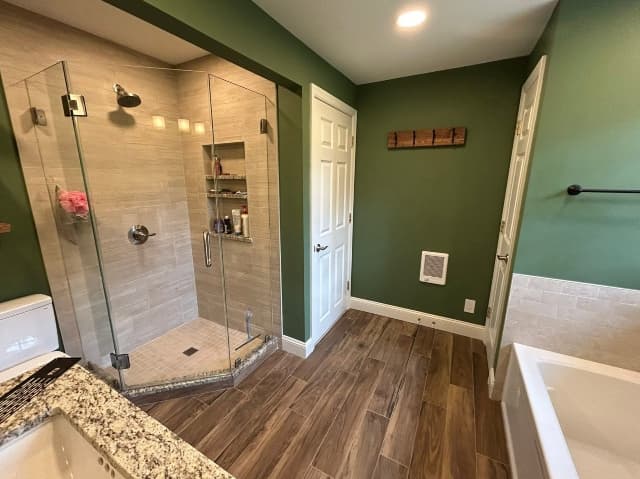Bathroom Remodeling Service Image